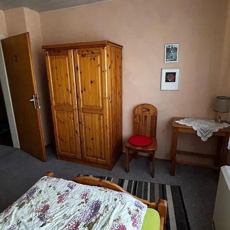 Haus Gudrun 洛尔施